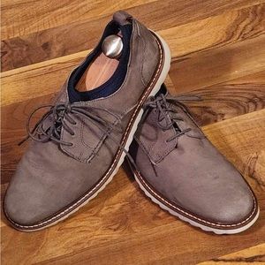 Johnston and Murphy Shoes, Size 10M (shoe tree NOT included)